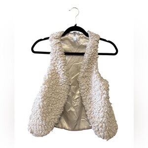 Beautees Faux Sherpa Cream Fuzzy Vest Girls Size: Medium 10-12